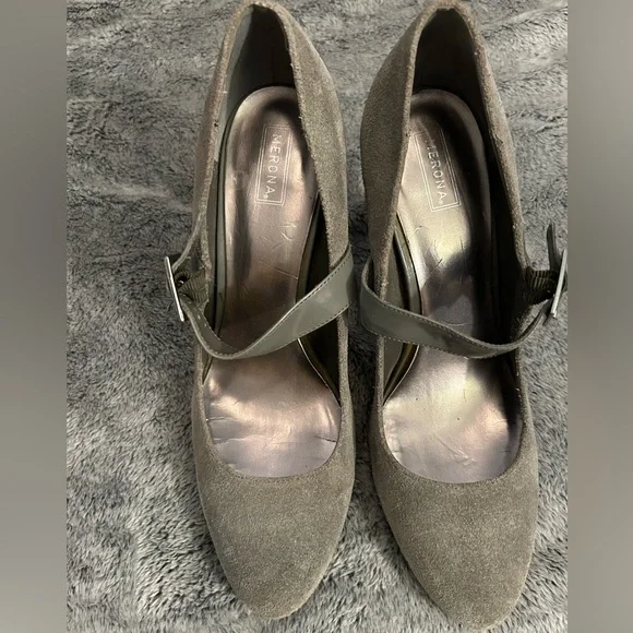 Merona Gray Suede Shoes. Size 9 - Picture 6 of 11